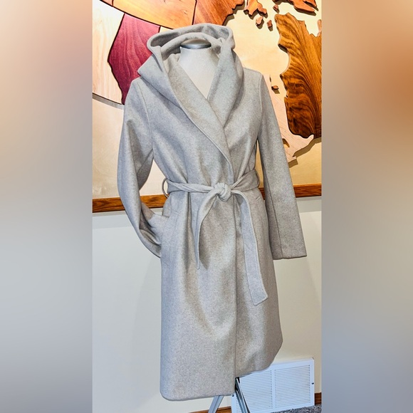 COPY - Pre-owned -Zara's beige hooded wrap coat- with long sleeves. - Picture 4 of 9